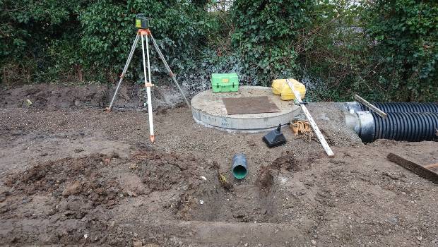 1500Mm dia manhole with 2 x 450mm dia pipes