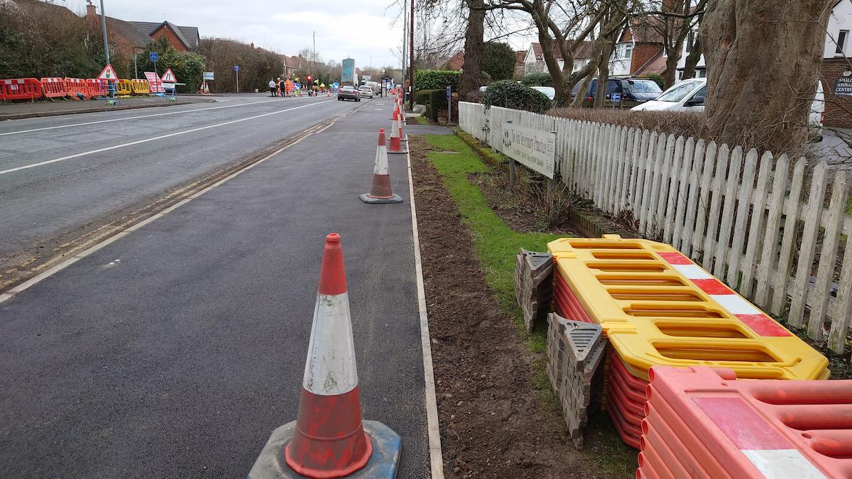 Footway edgings being laid to new Footway/cycleway