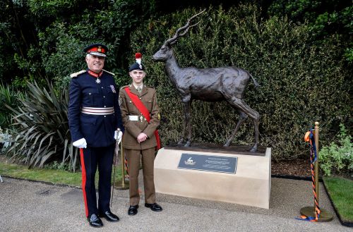Warwickshire Lord Lieutenant attends statue unveiling